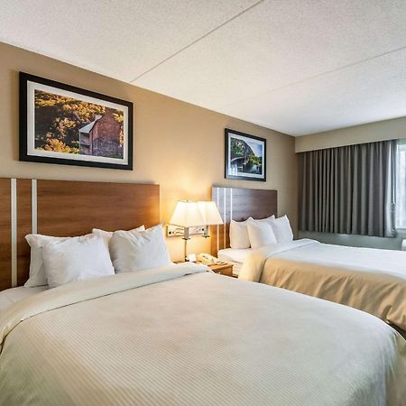 Clarion Inn Harpers Ferry-Charles Town Экстерьер фото