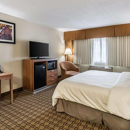 Clarion Inn Harpers Ferry-Charles Town Экстерьер фото