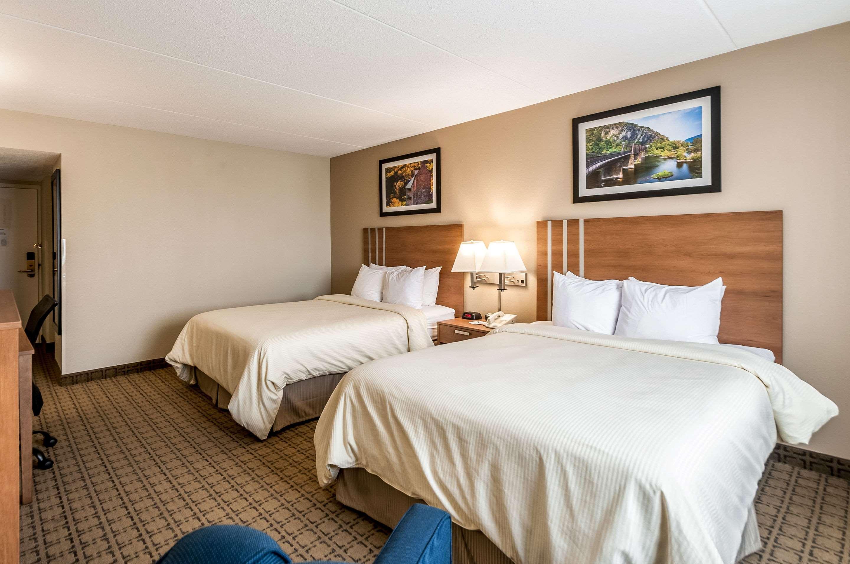 Clarion Inn Harpers Ferry-Charles Town Экстерьер фото