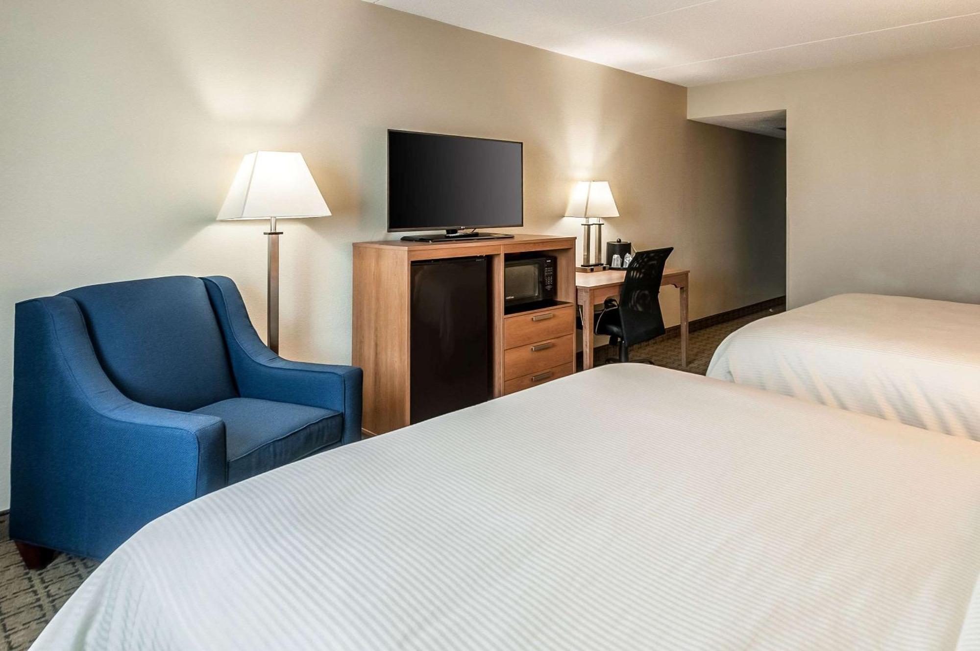 Clarion Inn Harpers Ferry-Charles Town Экстерьер фото