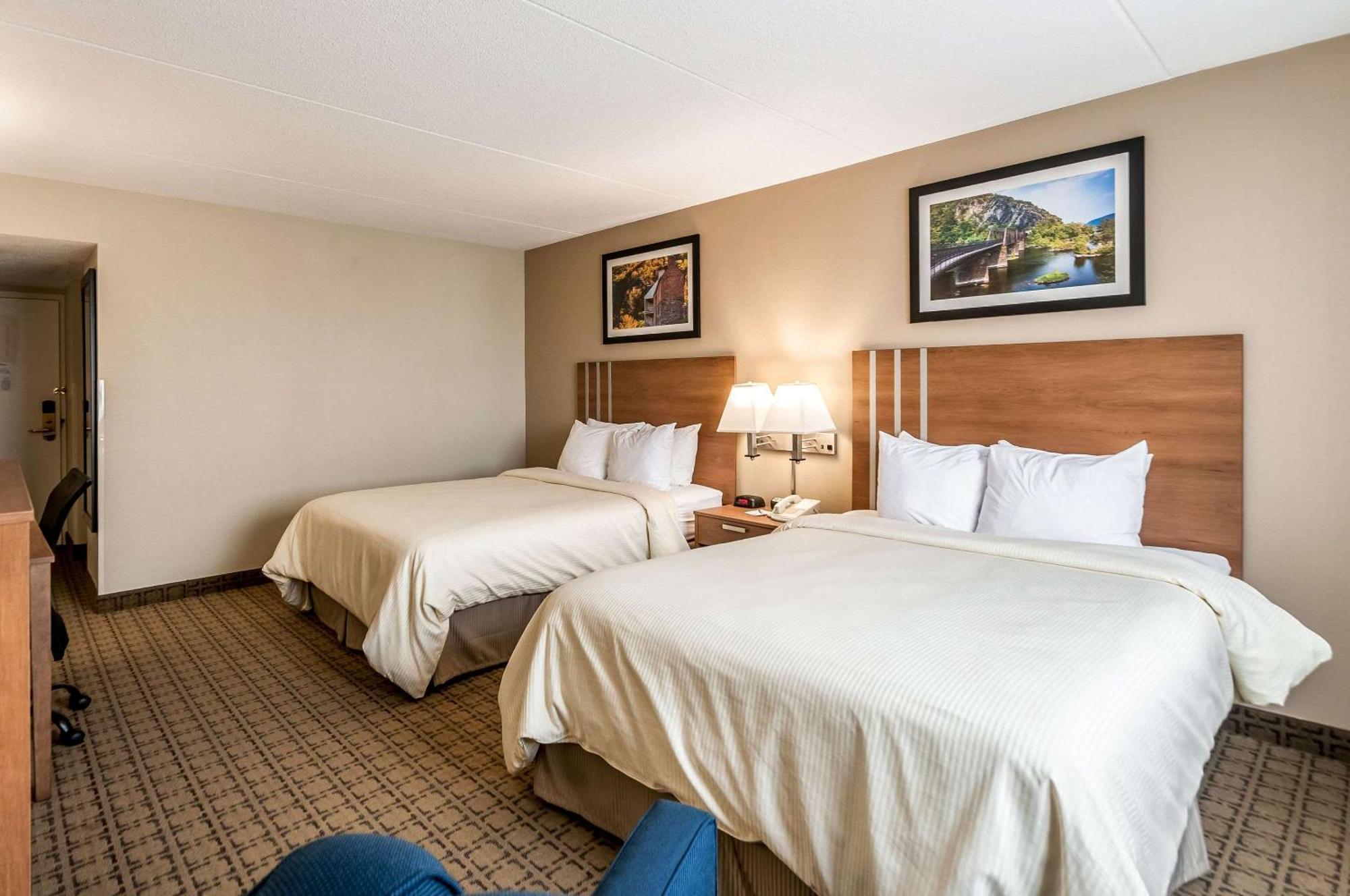 Clarion Inn Harpers Ferry-Charles Town Экстерьер фото