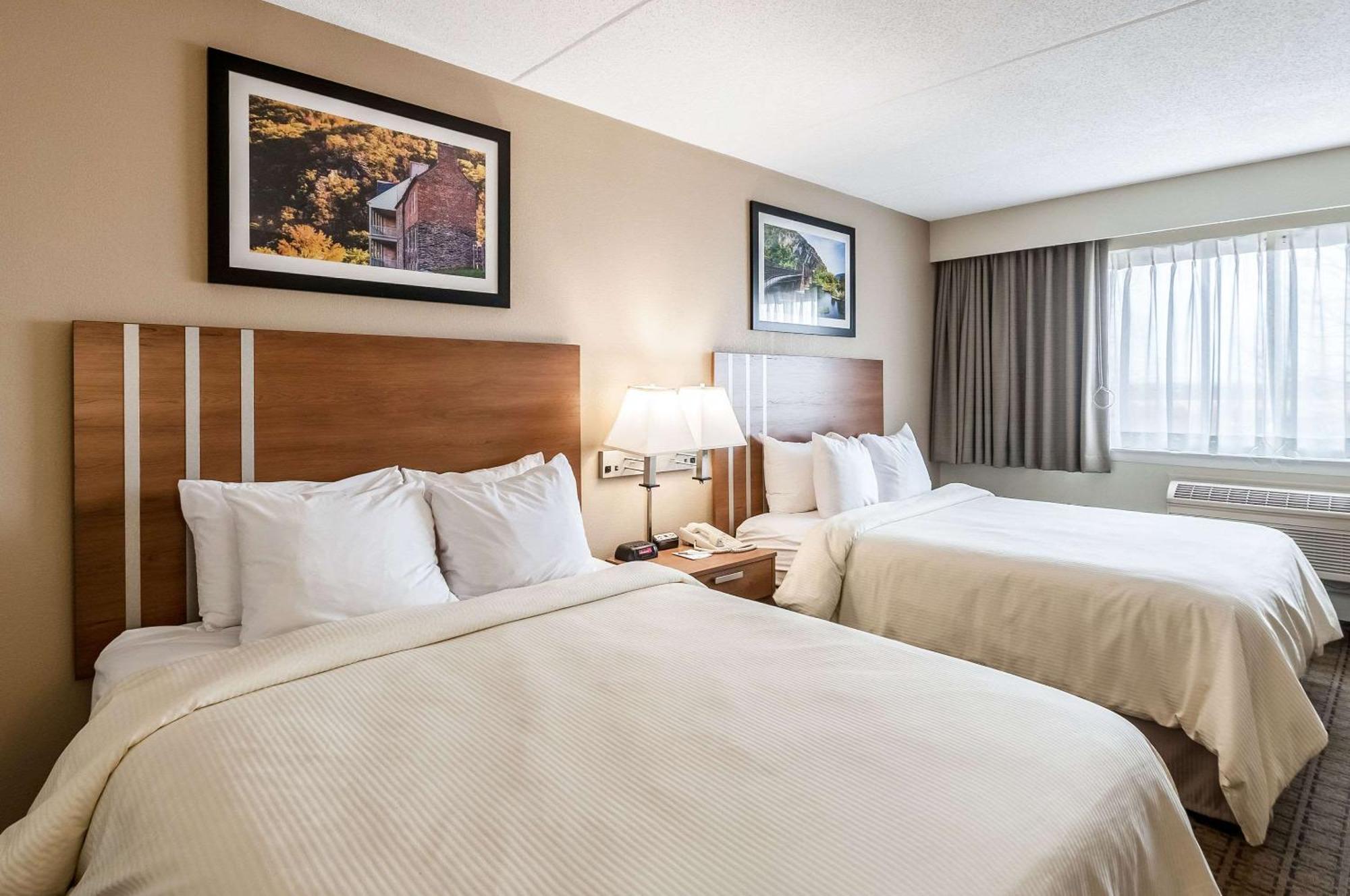 Clarion Inn Harpers Ferry-Charles Town Экстерьер фото