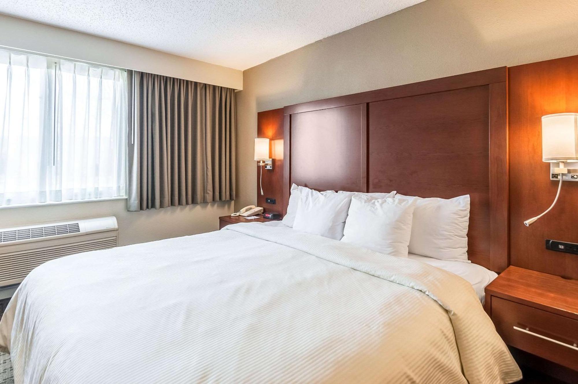 Clarion Inn Harpers Ferry-Charles Town Экстерьер фото